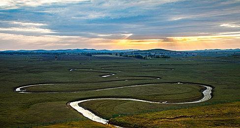 《心灵杀手2》新视频详细介绍了其双主角结构